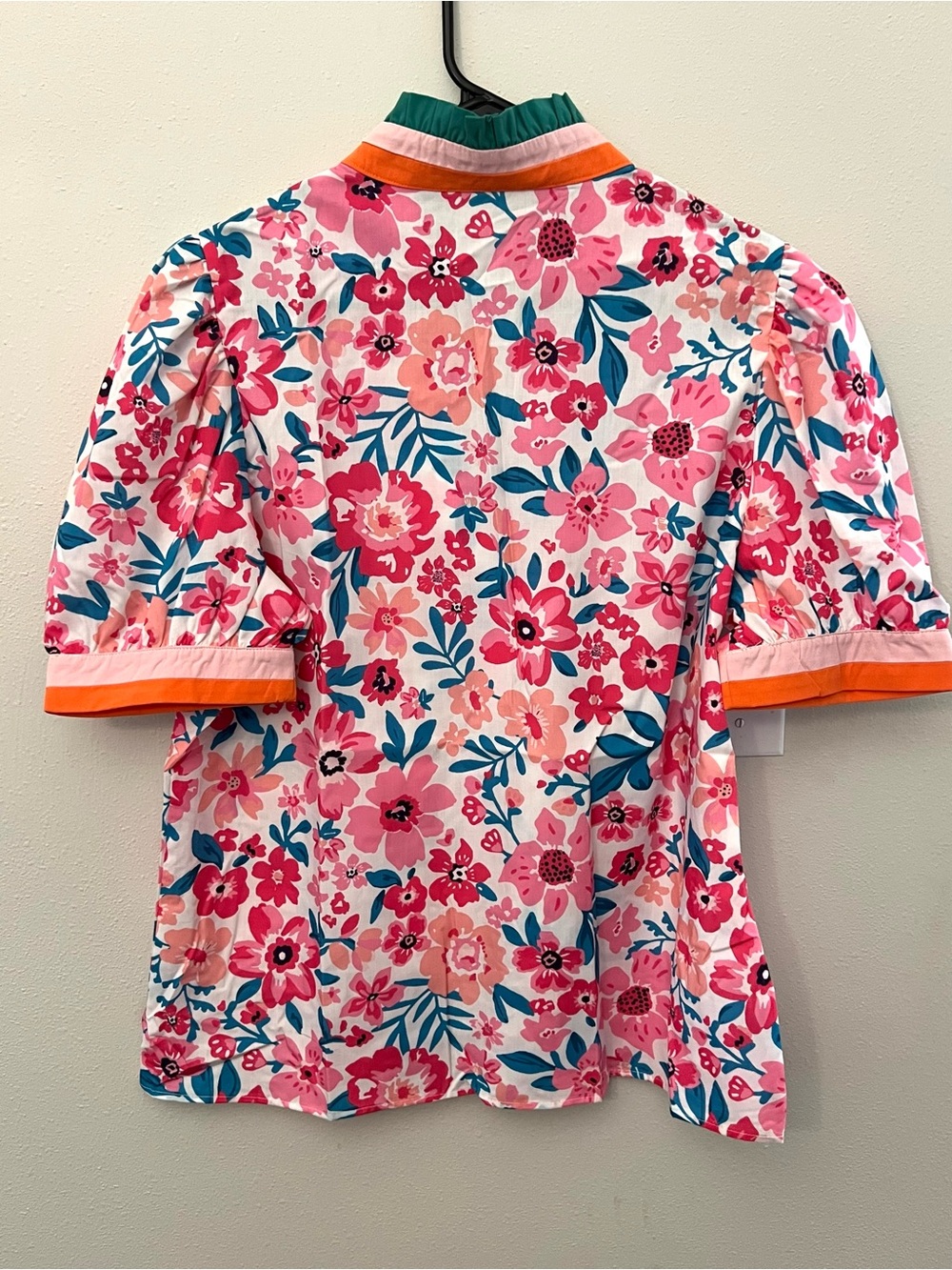 Boutique short sleeve split neck floral blouse - Picture 2 of 3